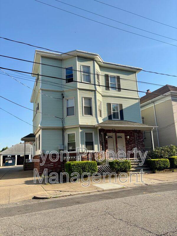 Apartment for rent at 98 Anthony Ave #2R, Pawtucket, RI 02860