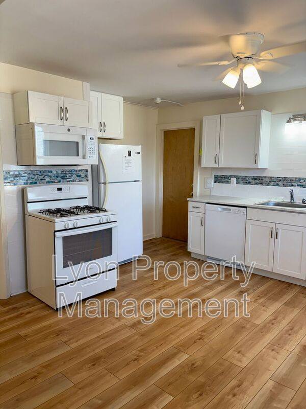 Apartment for rent at 94 Anthony St #2R, Pawtucket, RI 02860