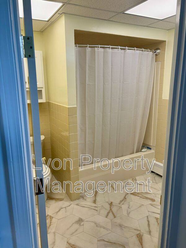 Apartment for rent at 94 Anthony St #2R, Pawtucket, RI 02860