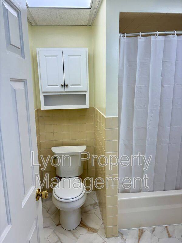 Apartment for rent at 94 Anthony St #2R, Pawtucket, RI 02860