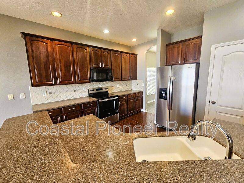 House for rent at 1824 Mira Lago Circle, Ruskin, FL 33570