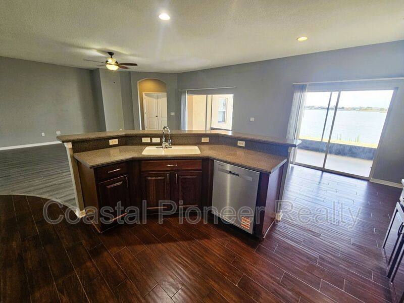 House for rent at 1824 Mira Lago Circle, Ruskin, FL 33570
