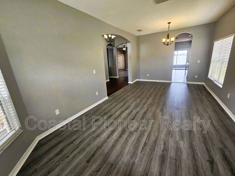 House for rent at 1824 Mira Lago Circle, Ruskin, FL 33570