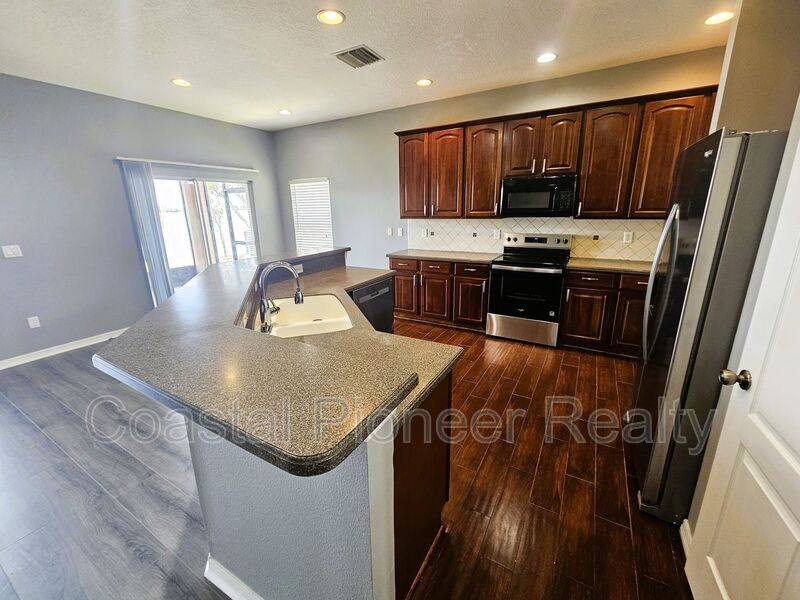 House for rent at 1824 Mira Lago Circle, Ruskin, FL 33570