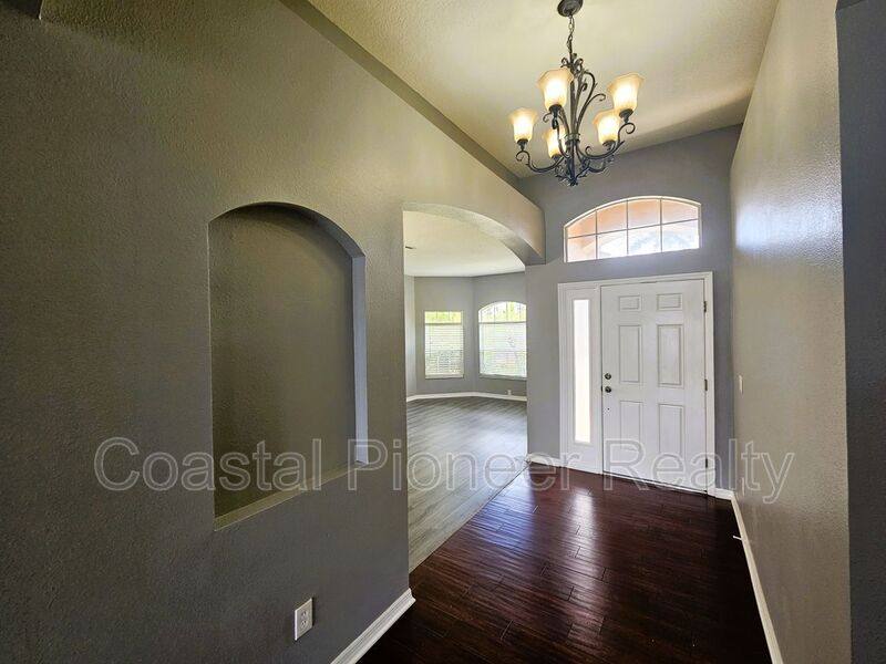 House for rent at 1824 Mira Lago Circle, Ruskin, FL 33570