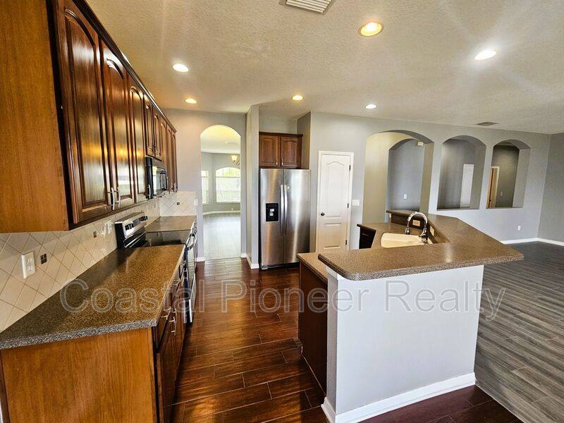 House for rent at 1824 Mira Lago Circle, Ruskin, FL 33570