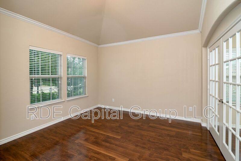 House for rent at 129 Griffin Ave, Royse City, TX 75189