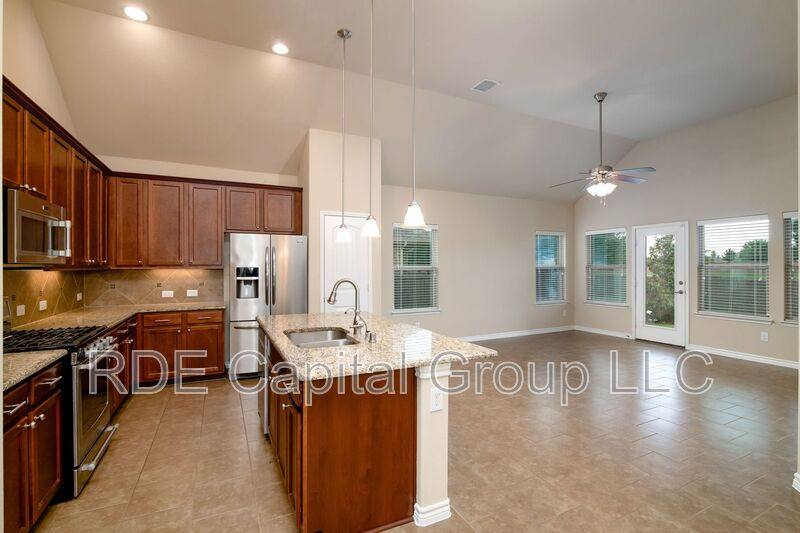 House for rent at 129 Griffin Ave, Royse City, TX 75189