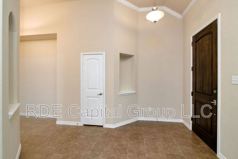 House for rent at 129 Griffin Ave, Royse City, TX 75189