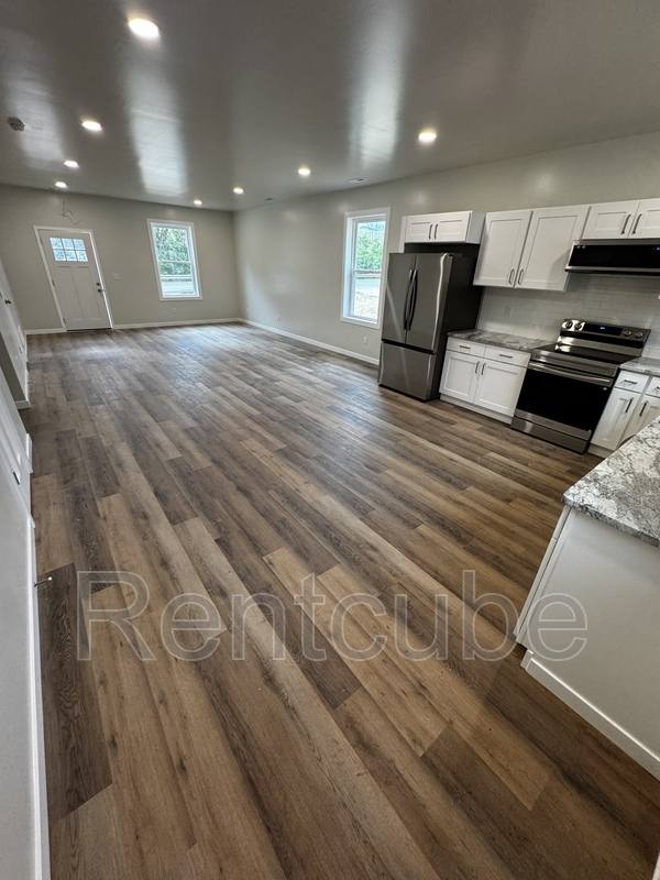 House for rent at 3860 Peru Rd, Dubuque, IA 52001