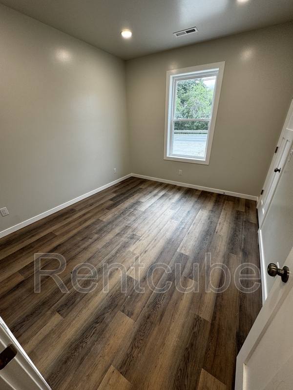 House for rent at 3860 Peru Rd, Dubuque, IA 52001