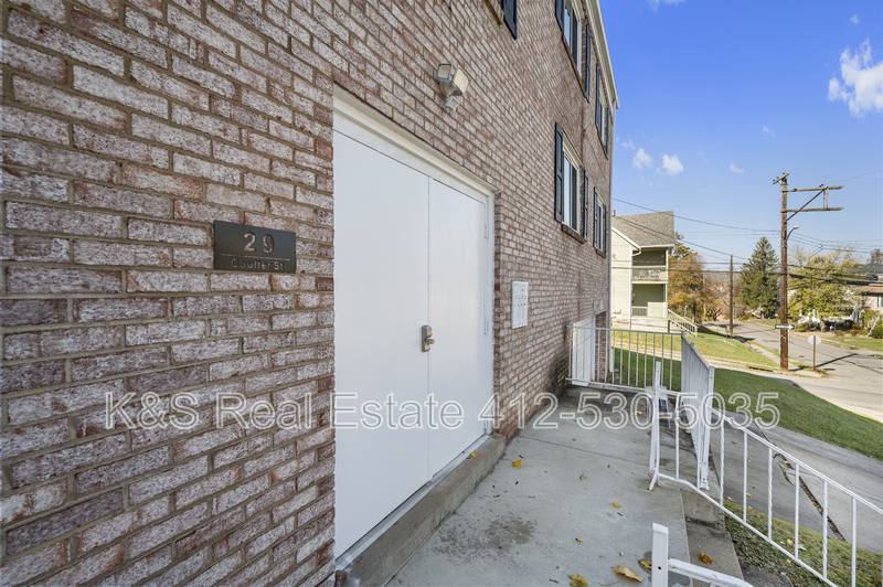 Apartment for rent at 29 Coulter St #1B, Pittsburgh, PA 15205