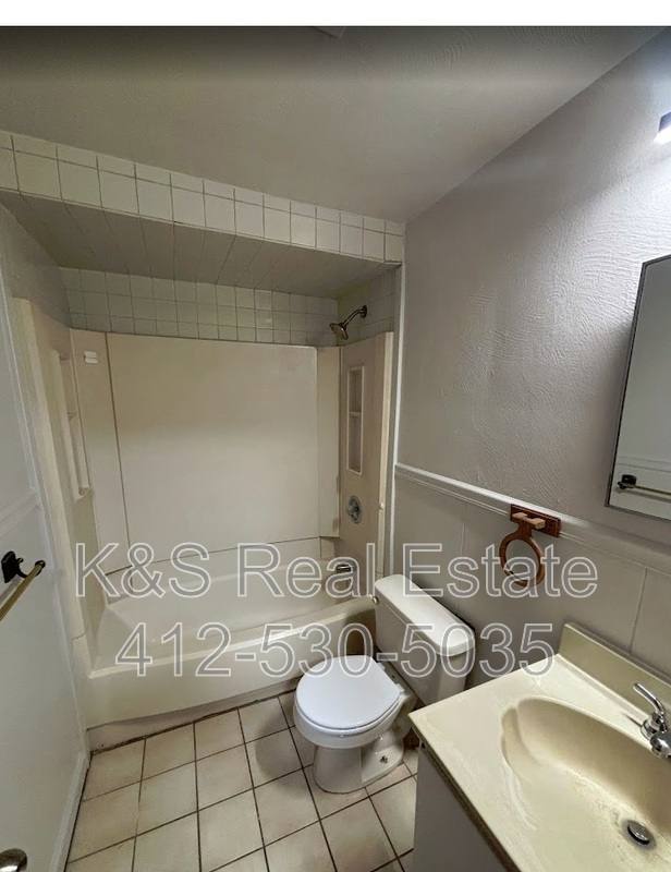 Apartment for rent at 29 Coulter St #1B, Pittsburgh, PA 15205