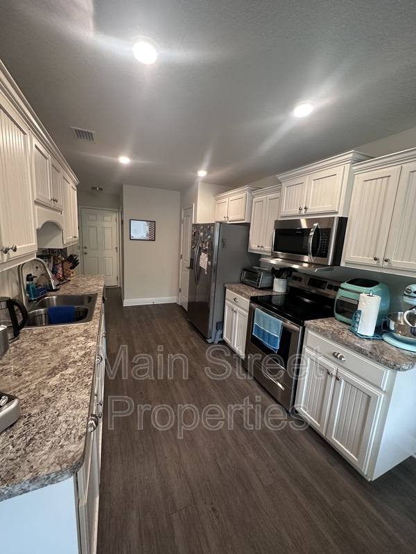 House for rent at 5217 Saufley Field Rd, Pensacola, FL 32526