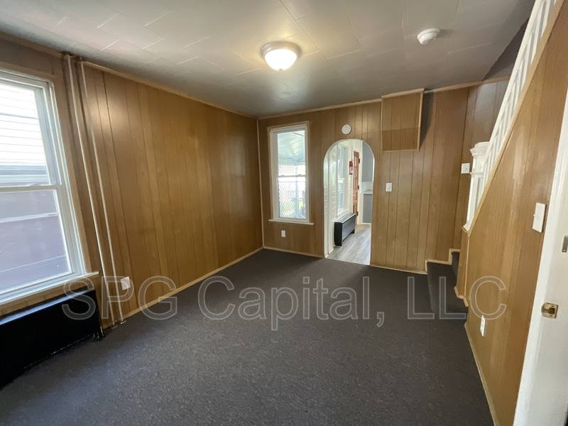 House for rent at 25 Chestnut St, Harrisburg, PA 17113