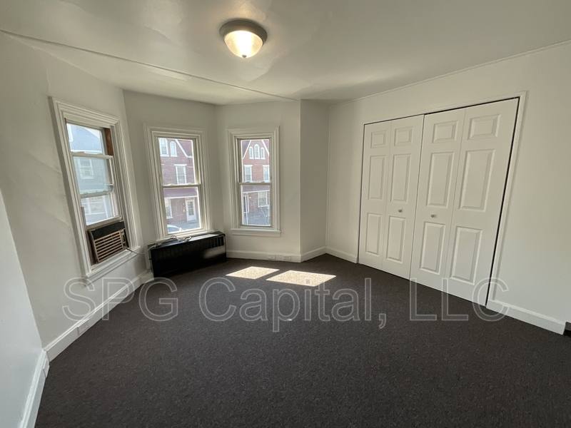 House for rent at 25 Chestnut St, Harrisburg, PA 17113
