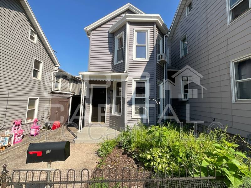 House for rent at 25 Chestnut St, Harrisburg, PA 17113