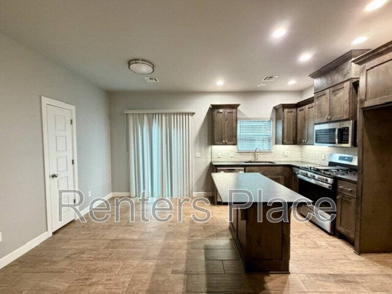 House for rent at 29035 E 153 St S, Coweta, OK 74429