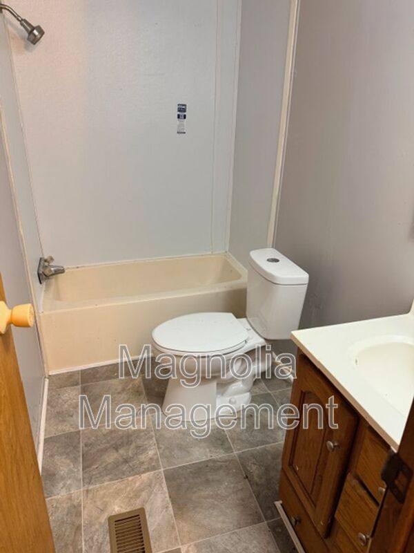 House for rent at 897 Faulkner Town Rd, Henderson, NC 27537