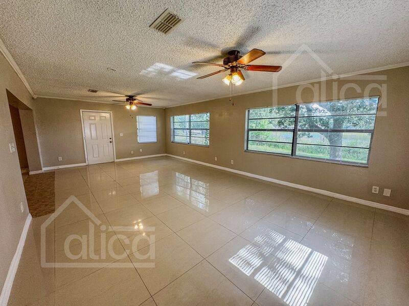 House for rent at 17633 Meadowbridge Dr, Lutz, FL 33549