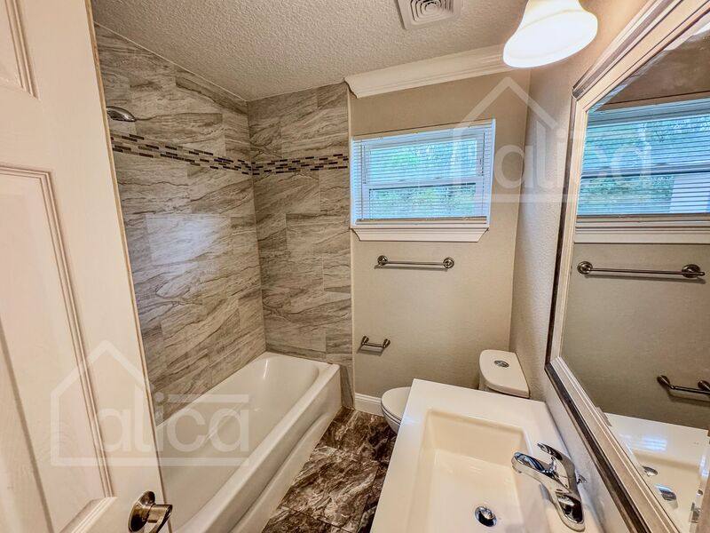 House for rent at 2845 Holly Point Dr, Jacksonville, FL 32277