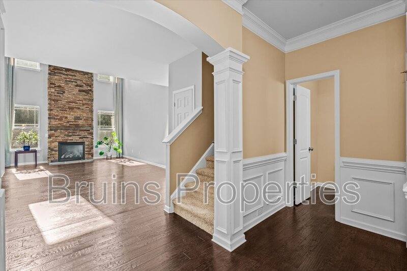 House for rent at 1814 Castle Gate Court, High Point, NC 27265