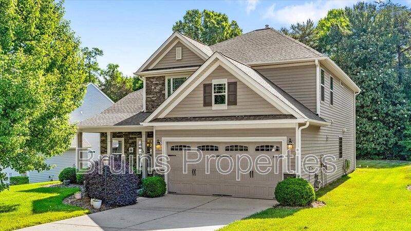 House for rent at 1814 Castle Gate Court, High Point, NC 27265