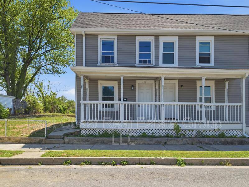 Apartment for rent at 116 S High St, Martinsburg, WV 25404