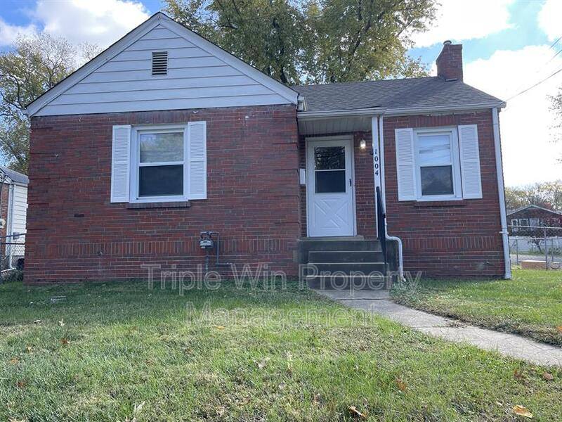 House for rent at 1004 N New Florissant Rd, Florissant, MO 63031