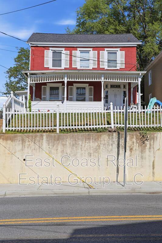 Apartment for rent at 13 N Maryland Ave #2, Brunswick, MD 21716