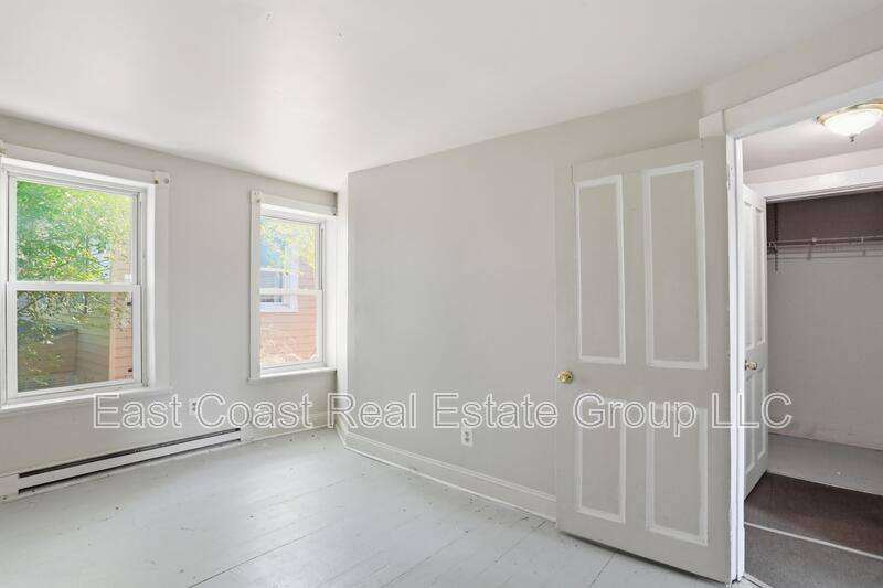 Apartment for rent at 13 N Maryland Ave #2, Brunswick, MD 21716