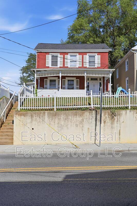 Apartment for rent at 13 N Maryland Ave #2, Brunswick, MD 21716