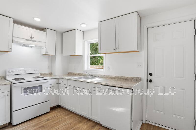 Apartment for rent at 316 N High St, Martinsburg, WV 25404