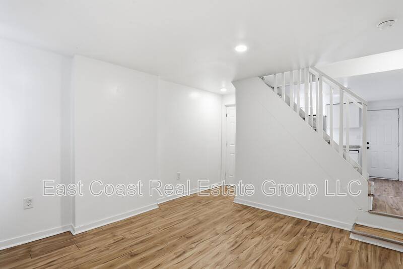 Apartment for rent at 316 N High St, Martinsburg, WV 25404