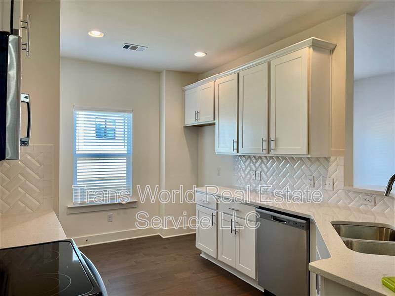 Townhouse for rent at 159 Auburn Run Lane #1, Auburn, GA 30011