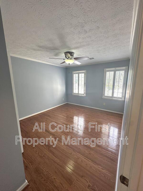 House for rent at 5621 Shadow View Dr, Stone Mountain, GA 30087