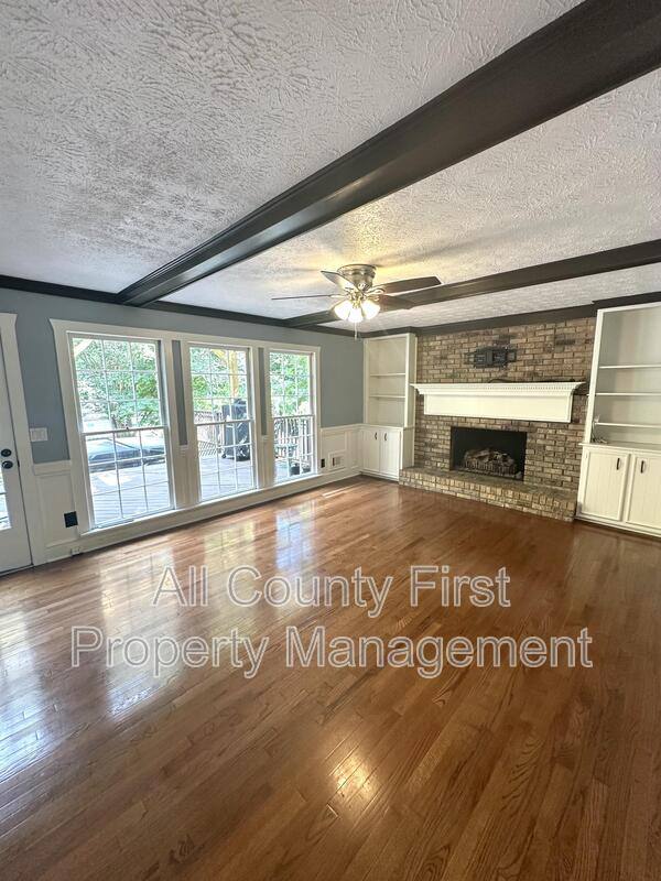 House for rent at 5621 Shadow View Dr, Stone Mountain, GA 30087