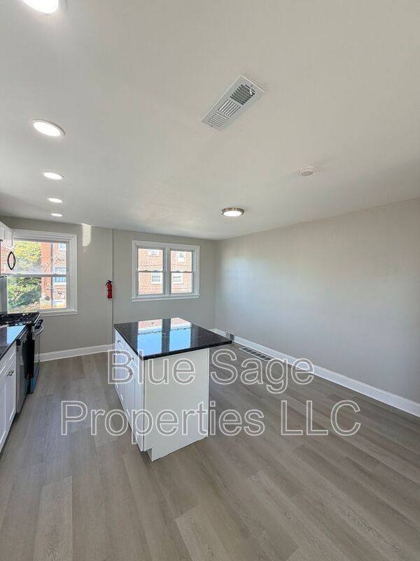 Townhouse for rent at 66 Folcroft Ave, Folcroft, PA 19032