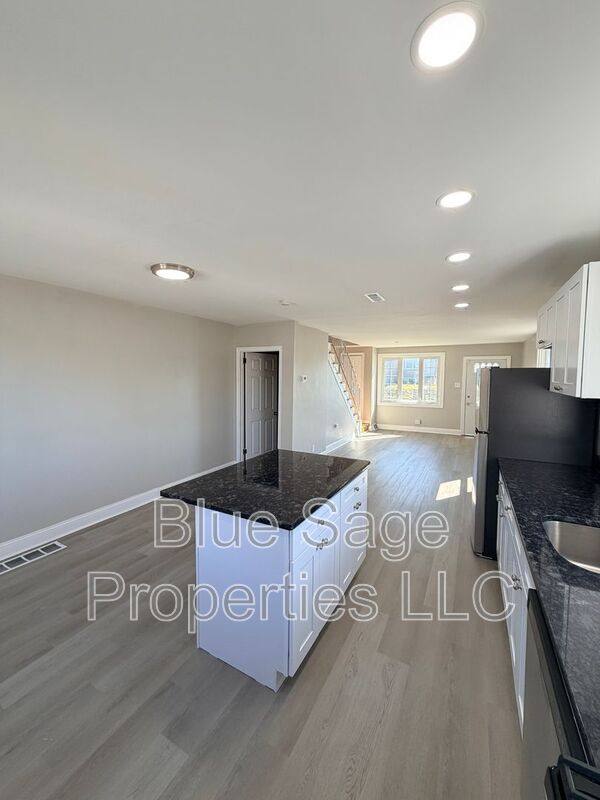 Townhouse for rent at 66 Folcroft Ave, Folcroft, PA 19032