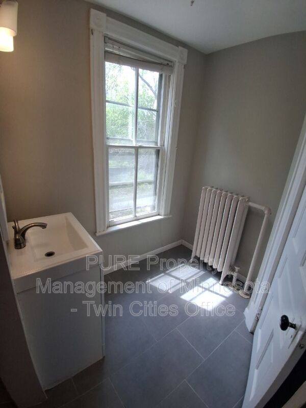 Apartment for rent at 140 Belvidere St W #1, Saint Paul, MN 55118