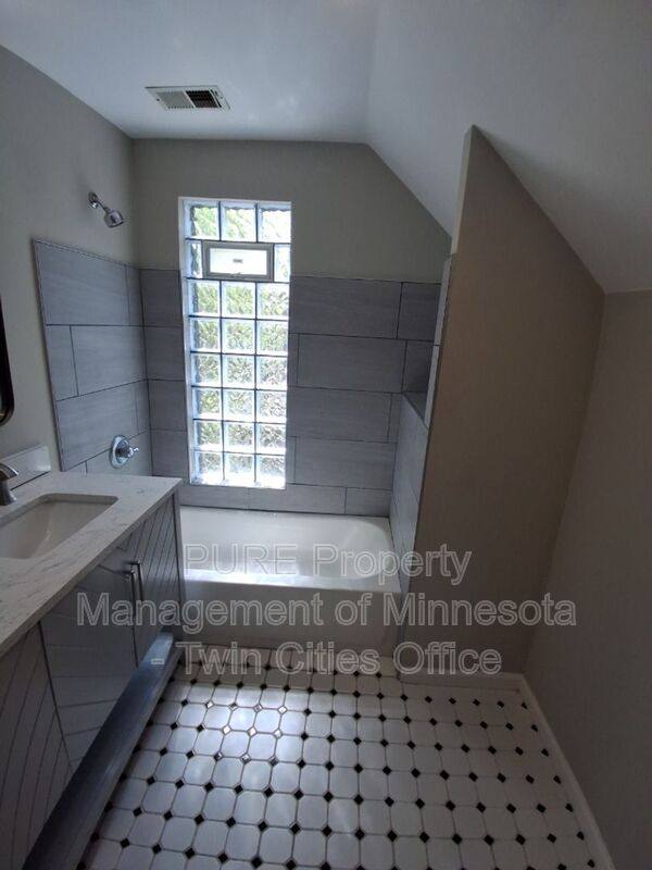 Apartment for rent at 140 Belvidere St W #1, Saint Paul, MN 55118