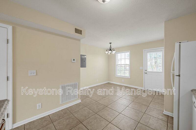 Townhouse for rent at 2331 Raleigh Court, Clarksville, TN 37043