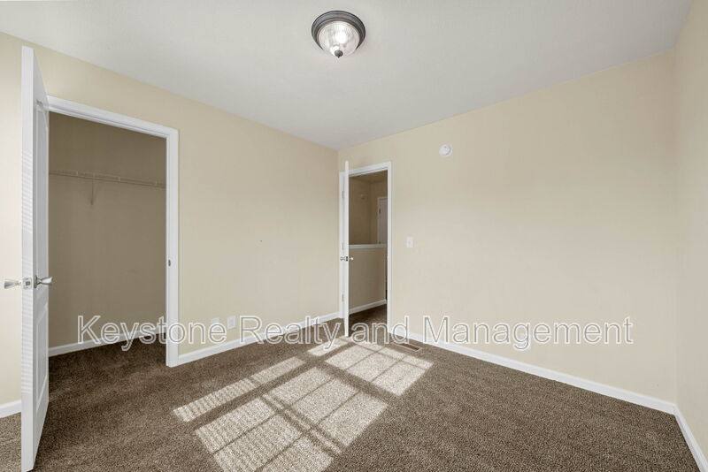 Townhouse for rent at 2331 Raleigh Court, Clarksville, TN 37043