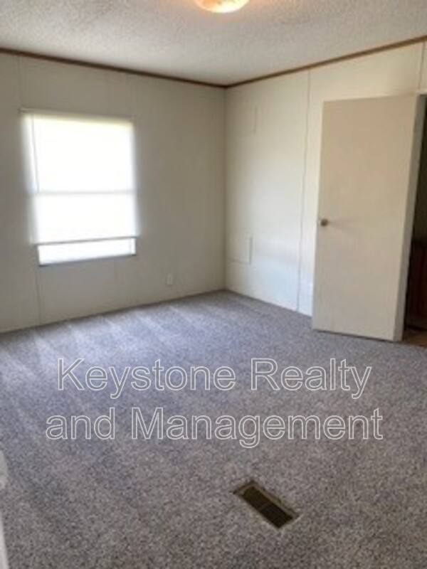 House for rent at 810 Monroe Lane, Oak Grove, KY 42262