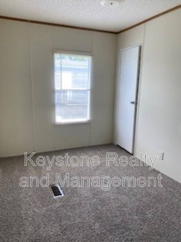 House for rent at 810 Monroe Lane, Oak Grove, KY 42262