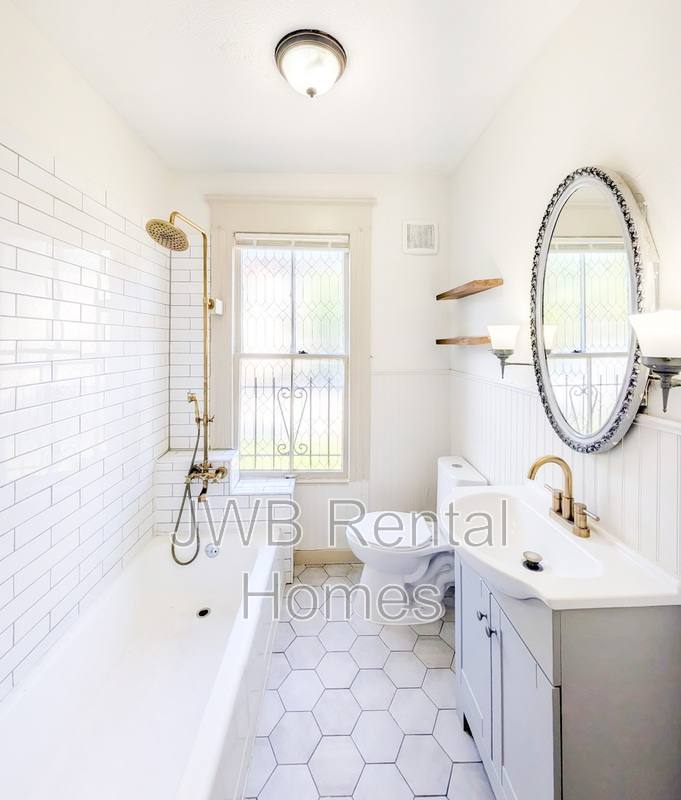 Apartment for rent at 2040 Laura St N, Jacksonville, FL 32206