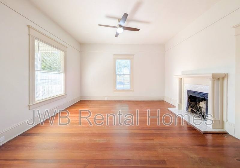 Apartment for rent at 2040 Laura St N, Jacksonville, FL 32206