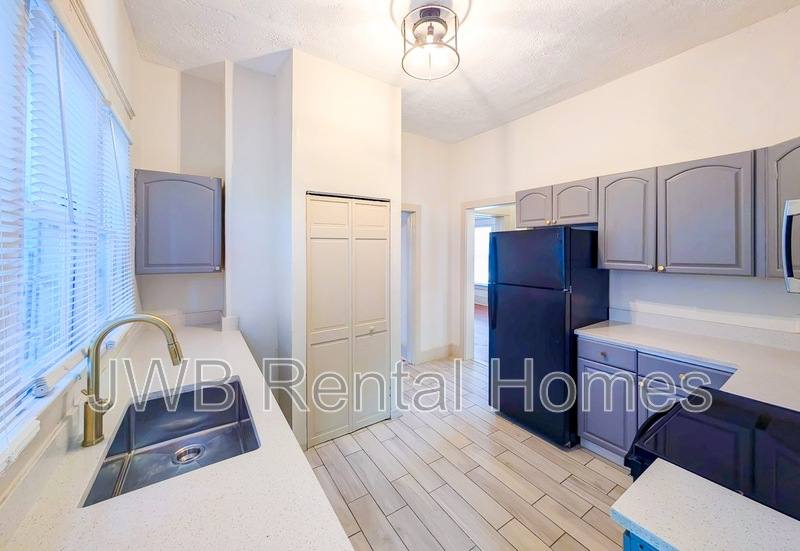 Apartment for rent at 2040 Laura St N, Jacksonville, FL 32206