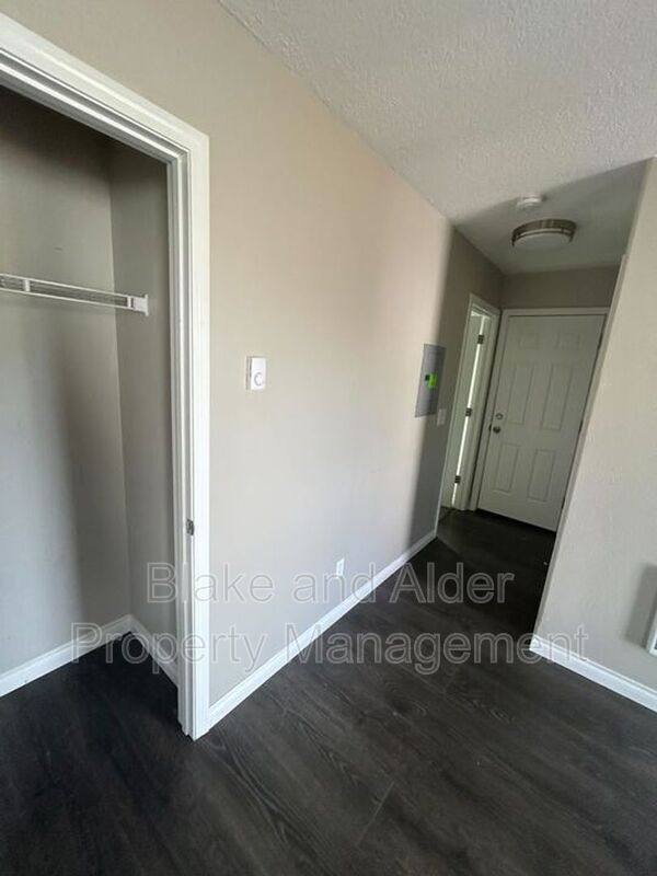House for rent at 5609-A SE 117th Ave, Portland, OR 97266