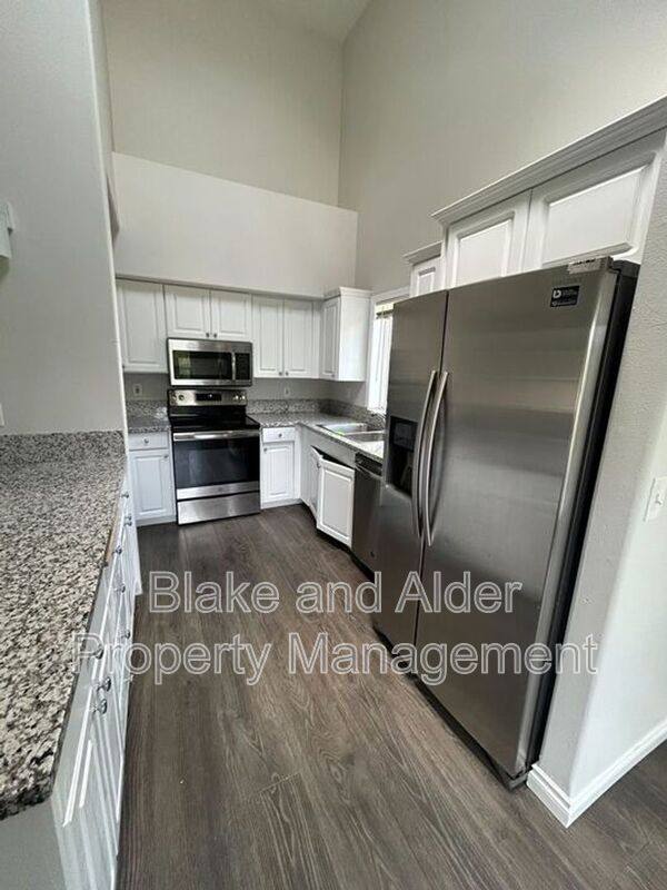 House for rent at 5609 SE 117th Ave, Portland, OR 97266